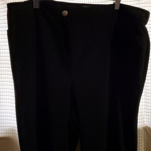 Addition by Chico's Active pants 2 short - Picture 2 of 6